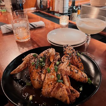 Shelburne Pub - Banging wings! Love the sauce! - American Near Me - Seaview, Washington Shelburne Pub - Banging wings! Love the sauce! - American Near Me - Seaview, Washington