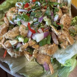 Soft Shell Crab Curry / ปูนิ่มผัดผงกระหร Soft Shell Crab Curry / ปูนิ่มผัดผงกระหร