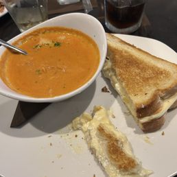 Grilled Cheese & Tomato Soup Grilled Cheese & Tomato Soup