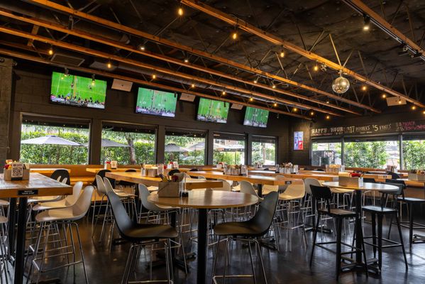 33 Taps Silver Lake by null