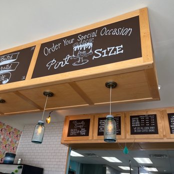 Pint Size Bakery & Coffee - Pint size signage - Bakeries Near Me - Saint Louis, Missouri Pint Size Bakery & Coffee - Pint size signage - Bakeries Near Me - Saint Louis, Missouri