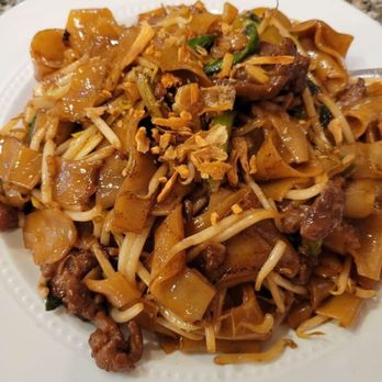XO Taste - Beef Fried Rice Noodle - Chinese Near Me - New York, New York