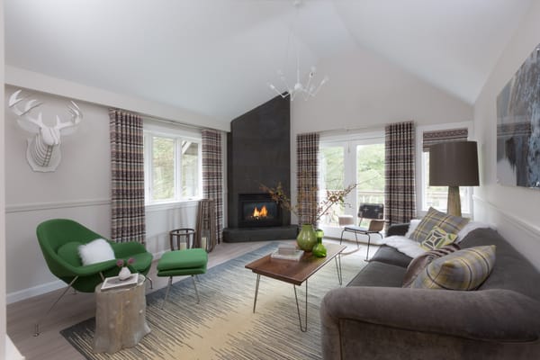 Field Guide Lodge by null