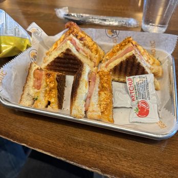 Eggholic - Indian Street Food - Paneer Masala Sandwich - Indian Near Me - Chicago, Illinois