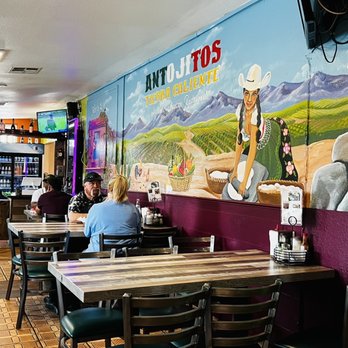 Antojitos Tierra Caliente - people sitting at tables - Mexican Near Me - Jurupa Valley, California