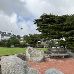 Seagrove Park - Benches and water fountain (for you and your dog)