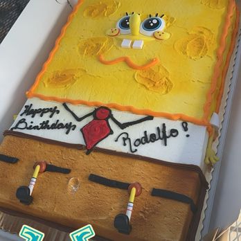 Albertsons - That's the cake that cost 78,00 dollars and it was hard not moist. - Grocery Near Me - El Paso, Texas