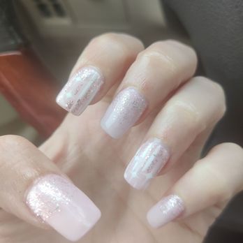 Amy's Nails - Nail Salons Near Me - Des Plaines, Illinois