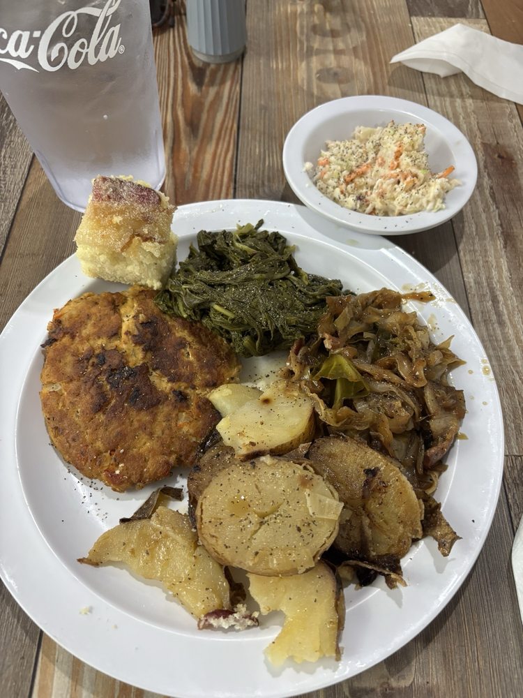 Mollie Monday's Logo