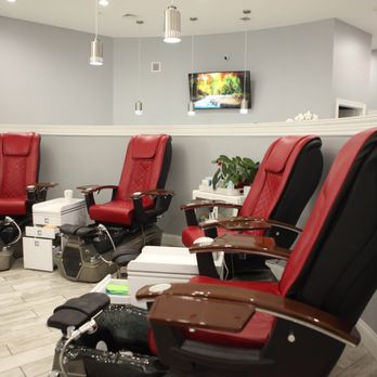 Glam Nail Lounge - Nail Salons Near Me - Newtown Square, Pennsylvania