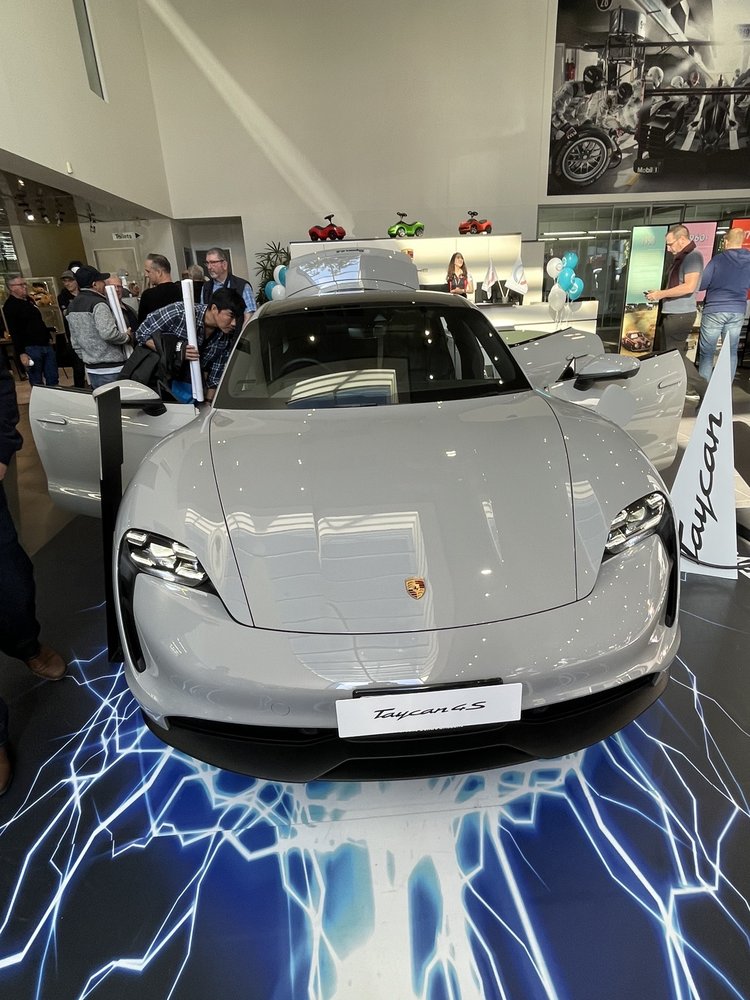 PORSCHE CENTRE BRISBANE Updated September 2024 147 Breakfast Creek