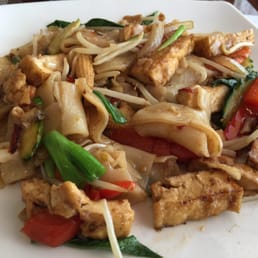 Pad kee Mao with tofu (spicy noodles) lunch version Pad kee Mao with tofu (spicy noodles) lunch version