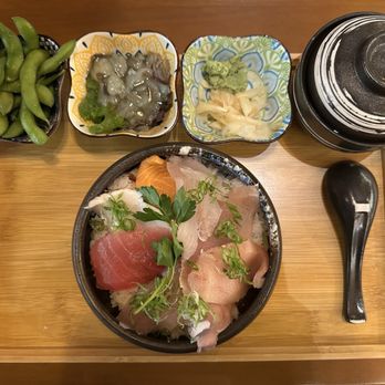 Bobo Izakaya - Teishiki Set: Sashimi (+$5 for assorted fish) w/ Edamame and Takowasabi side dishes. - Izakaya Near Me - Atlanta, Georgia