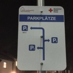 ... Parkmöglichkeiten stehen genügend zur Verfügung ...
