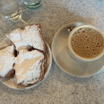 Cafe Du Monde - Coffee & Tea Near Me - Kenner, Louisiana
