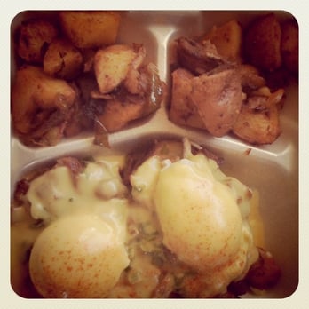 Bill's Cafe - Poached y papas - American Near Me - San Jose, California