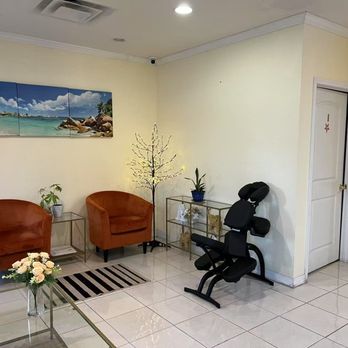 Luna Massage - Here at Luna Massage , we boast a magnificent atmosphere with skilled Massage therapists. - Massage Therapy Near Me - Dallas, Texas