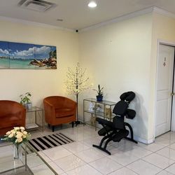 Here at Luna Massage , we boast a magnificent atmosphere with skilled Massage therapists.