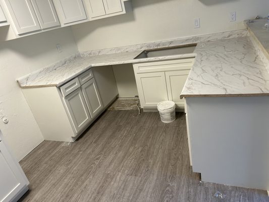 Interior Painting Servcies - Refresh your space with expert interior painting services from Martinez Paint Construction Services in Los Angeles. With over 10 years of experience, our professional painters deliver flawless results for homes, apartments, and commercial interiors. We also specialize in cabinet painting, giving your kitchen a modern, updated look without a full remodel. From walls and ceilings to cabinets and trim, our team uses top-quality materials for beautiful, long-lasting finishes.
For the best interior painting and cabinet painting services in Los Angeles, call or text Martinez Paint Construction Services today to schedule your consultation!
Renueve su espacio con los servicios expertos de pintura de interiores de Martinez Paint Construction Services en Los Ángeles. Con más de 10 años de experiencia, nuestros pintores profesionales ofrecen resultados impecables en casas, apartamentos e interiores comerciales. También nos especializamos en pintura de gabinetes, dándole a su cocina un aspecto moderno y actualizado sin necesidad de una remodelación completa. Desde paredes y techos hasta gabinetes y molduras, nuestro equipo utiliza materiales de primera calidad para lograr acabados hermosos y duraderos.
Para los mejores servicios de pintura de interiores y gabinetes en Los Ángeles, ¡llame o envíe un mensaje de texto a Martinez Paint Construction Services hoy mismo para programar su consulta! Interior Painting Servcies - Refresh your space with expert interior painting services from Martinez Paint Construction Services in Los Angeles. With over 10 years of experience, our professional painters deliver flawless results for homes, apartments, and commercial interiors. We also specialize in cabinet painting, giving your kitchen a modern, updated look without a full remodel. From walls and ceilings to cabinets and trim, our team uses top-quality materials for beautiful, long-lasting finishes.
For the best interior painting and cabinet painting services in Los Angeles, call or text Martinez Paint Construction Services today to schedule your consultation!
Renueve su espacio con los servicios expertos de pintura de interiores de Martinez Paint Construction Services en Los Ángeles. Con más de 10 años de experiencia, nuestros pintores profesionales ofrecen resultados impecables en casas, apartamentos e interiores comerciales. También nos especializamos en pintura de gabinetes, dándole a su cocina un aspecto moderno y actualizado sin necesidad de una remodelación completa. Desde paredes y techos hasta gabinetes y molduras, nuestro equipo utiliza materiales de primera calidad para lograr acabados hermosos y duraderos.
Para los mejores servicios de pintura de interiores y gabinetes en Los Ángeles, ¡llame o envíe un mensaje de texto a Martinez Paint Construction Services hoy mismo para programar su consulta!