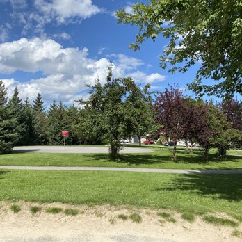 Totteridge Park - Triple shoot, trees, grass, and path - Parks Near Me - Ottawa, Ontario Totteridge Park - Triple shoot, trees, grass, and path - Parks Near Me - Ottawa, Ontario