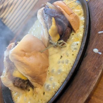 Campfire Grill - That's easy hamburger which comes out sizzling - American Near Me - Mc Gaheysville, Virginia Campfire Grill - That's easy hamburger which comes out sizzling - American Near Me - Mc Gaheysville, Virginia