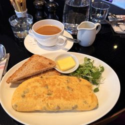 Parsonage Bar & Grill - Mushroom and cheese omelette