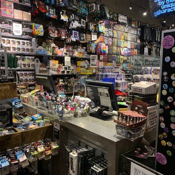 Hot Topic - Accessories Near Me - Woodbridge, Virginia