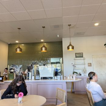 Flora Cafe - Cafes Near Me - Bonita, California