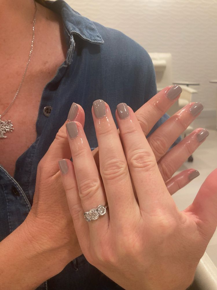 Natural Nails By Renee Logo