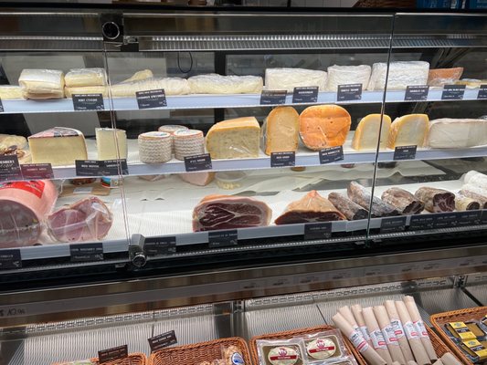 Le Marché Cezanne by null