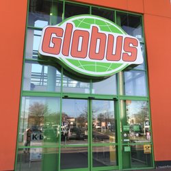 Globus - Eingang