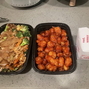 Thai House - 22. Sweet and Sour Chicken, 40. Pad See Ew - Thai Near Me - Scottsdale, Arizona Thai House - 22. Sweet and Sour Chicken, 40. Pad See Ew - Thai Near Me - Scottsdale, Arizona