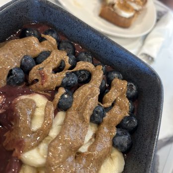 Maple Leaf Coffeehouse & Smootherie - blueberrys and banana with peanut butter - Coffee & Tea Near Me - Carthage, Missouri
