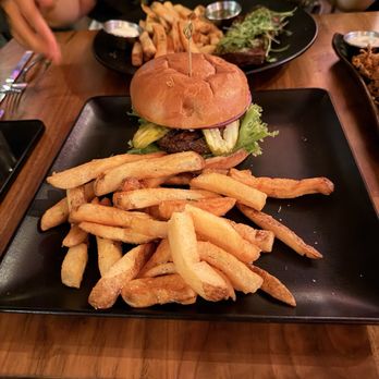 Beer Baron Bar & Kitchen - Certified Angus Beef Burger - Beer Bar Near Me - Pleasanton, California