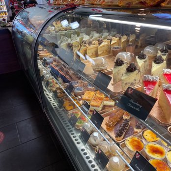Vicky Bakery - Desert case - Desserts Near Me - Miramar, Florida