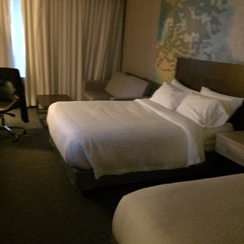Courtyard by Marriott Toronto Downtown - Bedroom and couch - Hotels Near Me - Toronto, Ontario Courtyard by Marriott Toronto Downtown - Bedroom and couch - Hotels Near Me - Toronto, Ontario