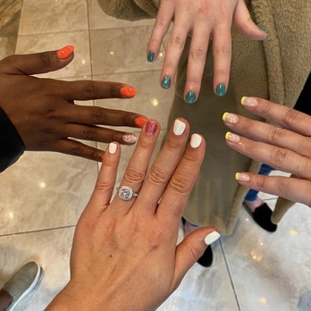 NAILaCARTE - West Loop - Group mani & pedi - Nail Salons Near Me - Chicago, Illinois NAILaCARTE - West Loop - Group mani & pedi - Nail Salons Near Me - Chicago, Illinois