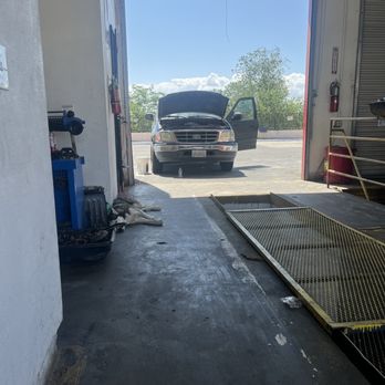 Amigo Auto Care - Oil Change Stations Near Me - Victorville, California