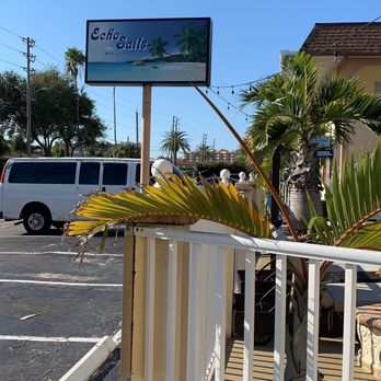 Echo Sails Motel - View from Hamden drive, only a few minutes walk to the Marina and Pier 60 - Hotels Near Me - Clearwater Beach, Florida