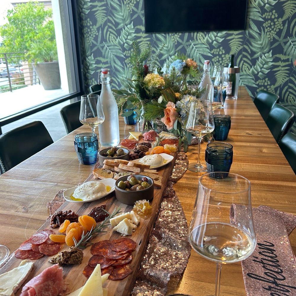West Tasting Room - Private room - Wine Bars Near Me - Thousand Oaks, California West Tasting Room - Private room - Wine Bars Near Me - Thousand Oaks, California