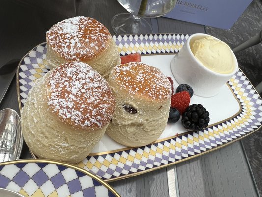 Prêt-à-Portea: Afternoon Tea at The Berkeley by null
