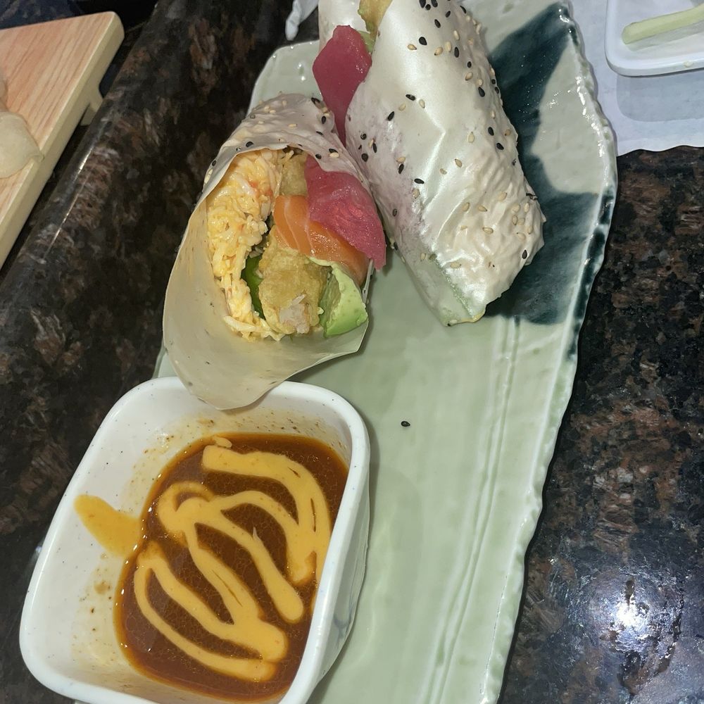 Sushi 661 - Sushi burrito 10/10 - Sushi Bars Near Me - Santa Clarita, California