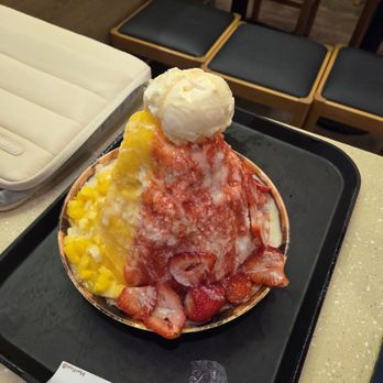 Meet Fresh - mangoberry shaved ice - Desserts Near Me - San Diego, California Meet Fresh - mangoberry shaved ice - Desserts Near Me - San Diego, California