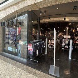 Hot Topic