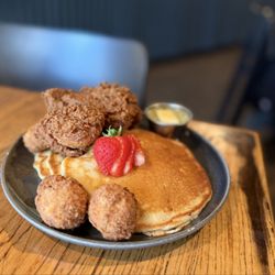 Kendall's Soul Food - Chicken & Pancakes