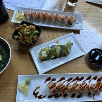 Taisho - Truffle Salmon Roll, crispy rice and avocado, sweet and spicy crab roll, spicy garlic edamame and seaweed salad all amazing - Sushi Bars Near Me - Sherman Oaks, California Taisho - Truffle Salmon Roll, crispy rice and avocado, sweet and spicy crab roll, spicy garlic edamame and seaweed salad all amazing - Sushi Bars Near Me - Sherman Oaks, California
