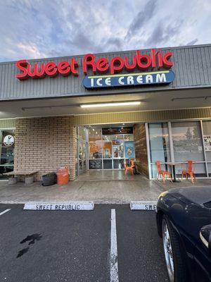 Sweet Republic by null