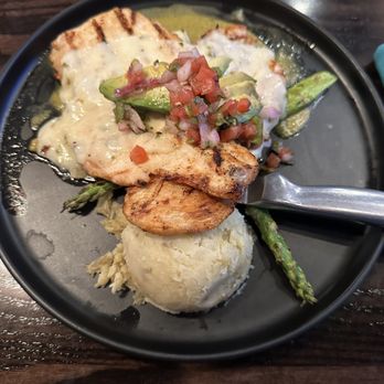 The Rim - Cheesy chicken poblano with mashed potatoes and asparagus - Wine Bars Near Me - Fort Worth, Texas The Rim - Cheesy chicken poblano with mashed potatoes and asparagus - Wine Bars Near Me - Fort Worth, Texas