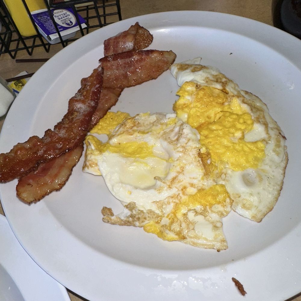 Bartlett Breakfast Factory - Fried Eggs and Bacon - Breakfast & Brunch Near Me - Memphis, Tennessee Bartlett Breakfast Factory - Fried Eggs and Bacon - Breakfast & Brunch Near Me - Memphis, Tennessee