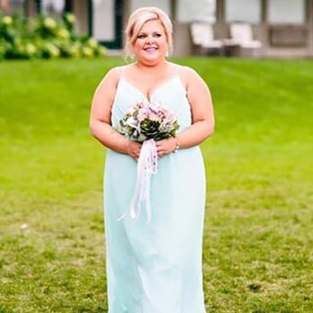 Glowout - Perfect natural looking spray tan by Jen for my sisters wedding - Blow Dry/Out Services Near Me - Chicago, Illinois